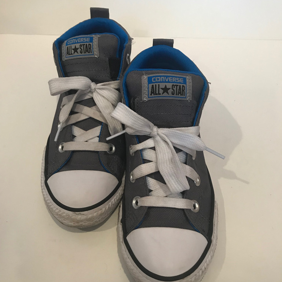 kids converse shoes size 4